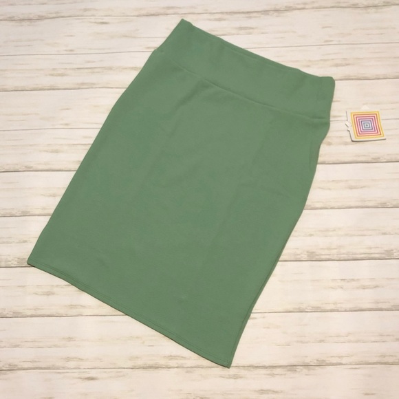 LuLaRoe Dresses & Skirts - NWT Lularoe XL green Cassie pencil skirt